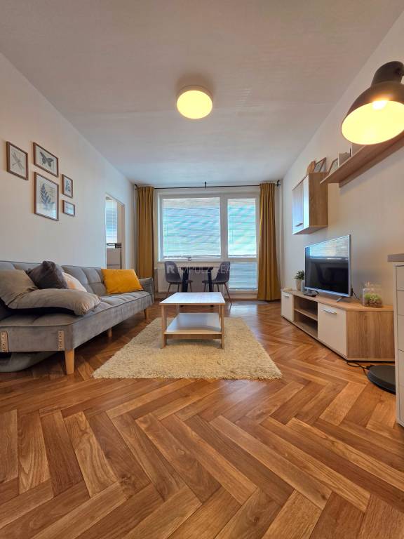 Prenájom, 1,5i, Košice- Staré mesto, Vojenská, zariadený