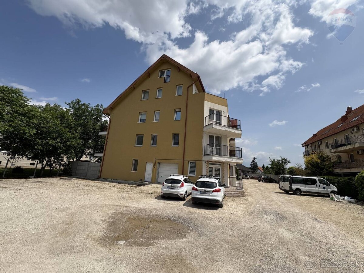 Predaj Priestranný 3-izbový byt s veľkým balkónom v Rajke