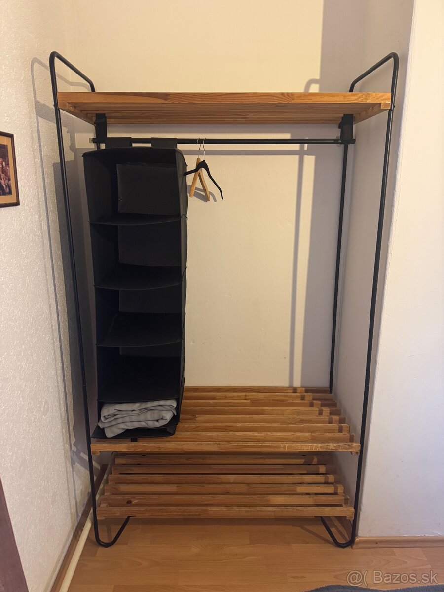 Satnikova otvorena skrina