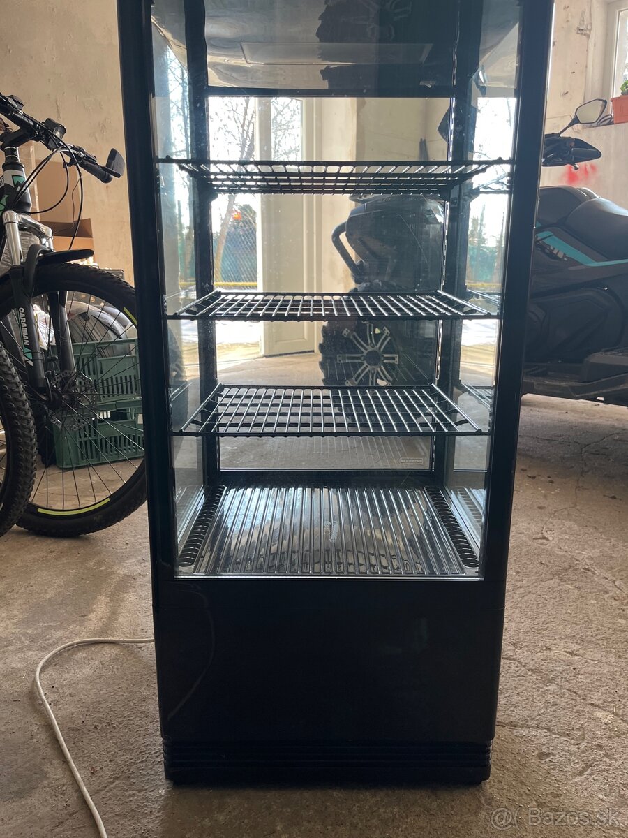 predam chladiacu vitrinu