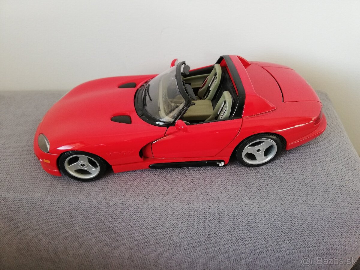 1:18 DODGE Viper Bburago , cervena