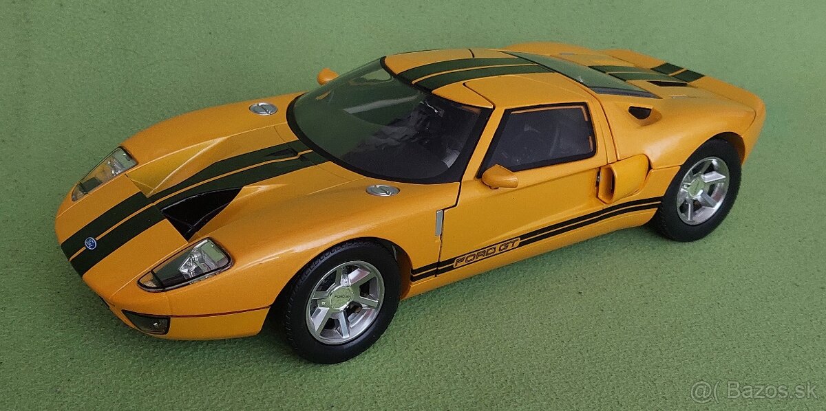 Ford GT 2004 1:12