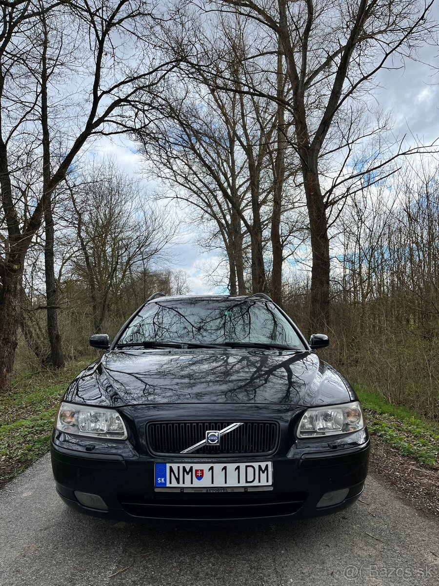 Volvo V70 D5