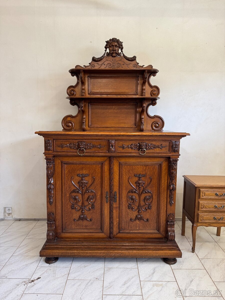 Starožitný příborník Mechelen