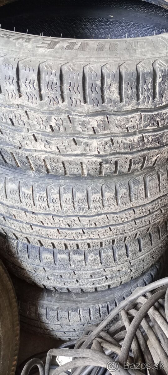 Ponúkam pneu 215/60 R16 C Saulin