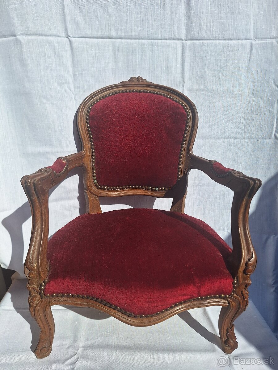 Detská starožitná zamatová stolička