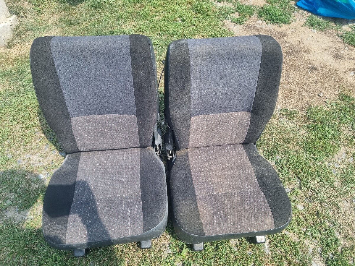 Predam na suzuki samurai zadne sedačky
