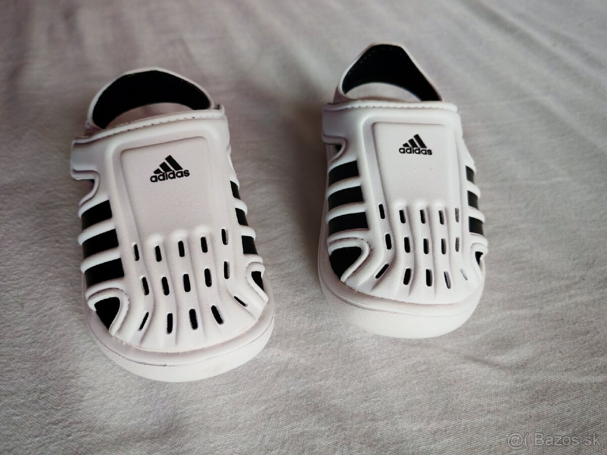 Detské Adidas sandálky 21