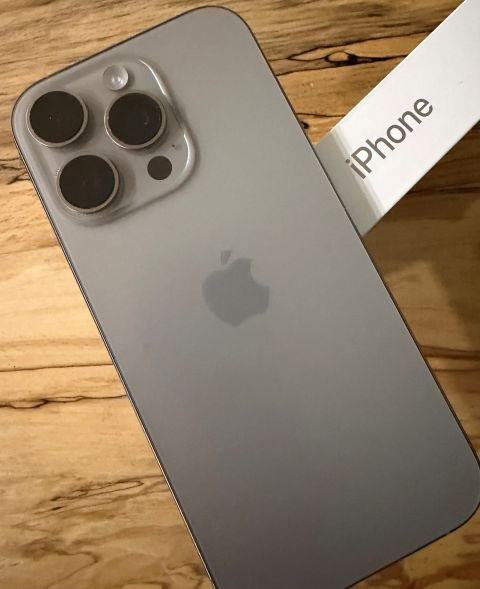 Apple iPhone 16 Pro 512 GB titanium