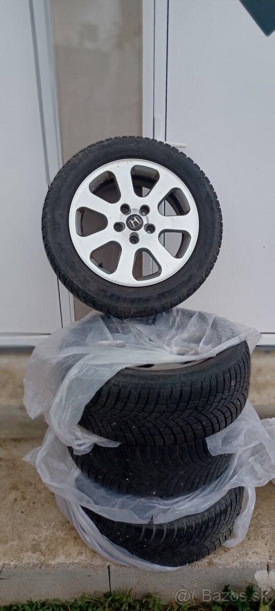 Elektroni so zimnymi gumami R16 5x114,3