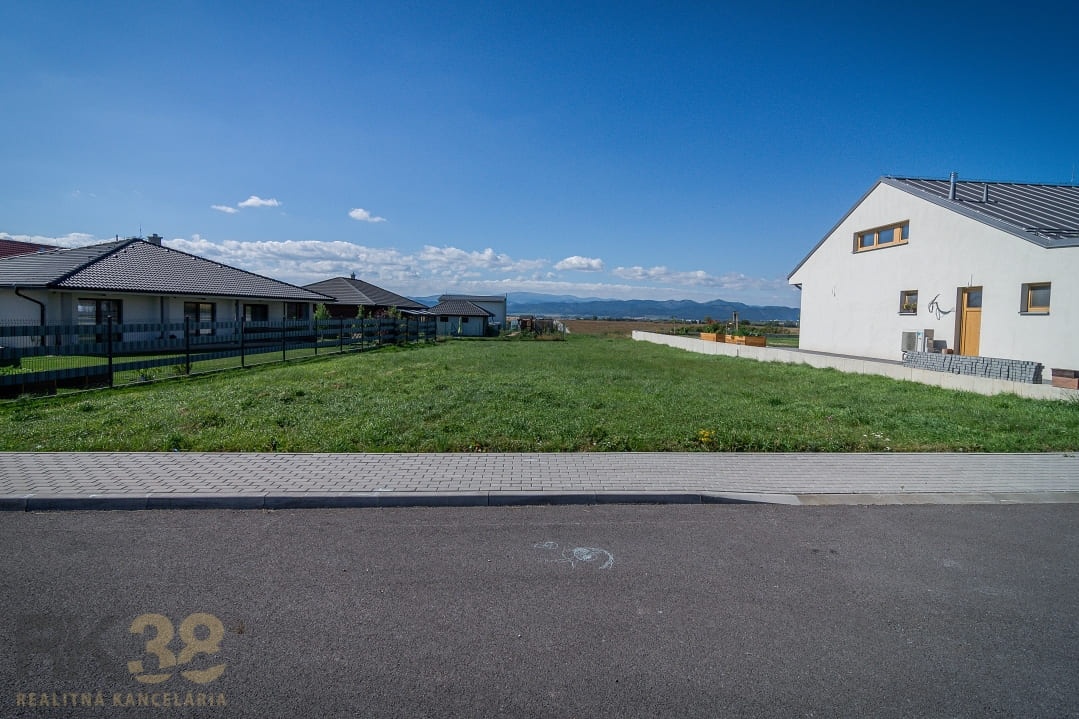 Stavebný pozemok s kompletnými sieťami v krásnej lokalite