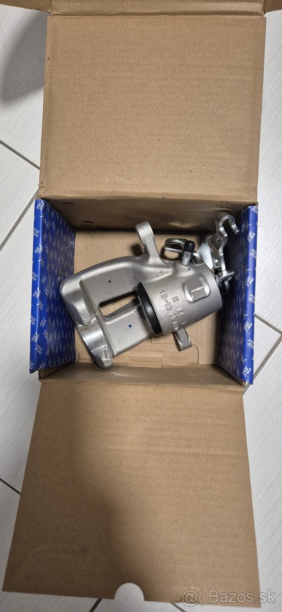 NOVÝ ĽAVÝ ZADNÝ Brzdový Strmeň aj Škoda Octavia 2