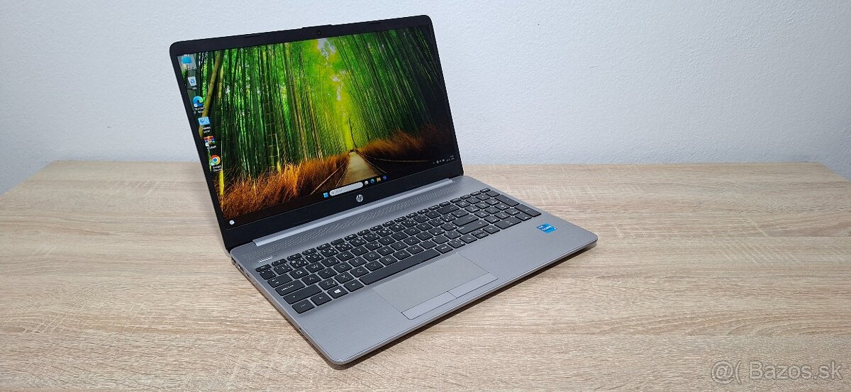 HP 250 G8 i5-1135 G7,16GB DDR4, 15.6 LED Full HD, WIN 11