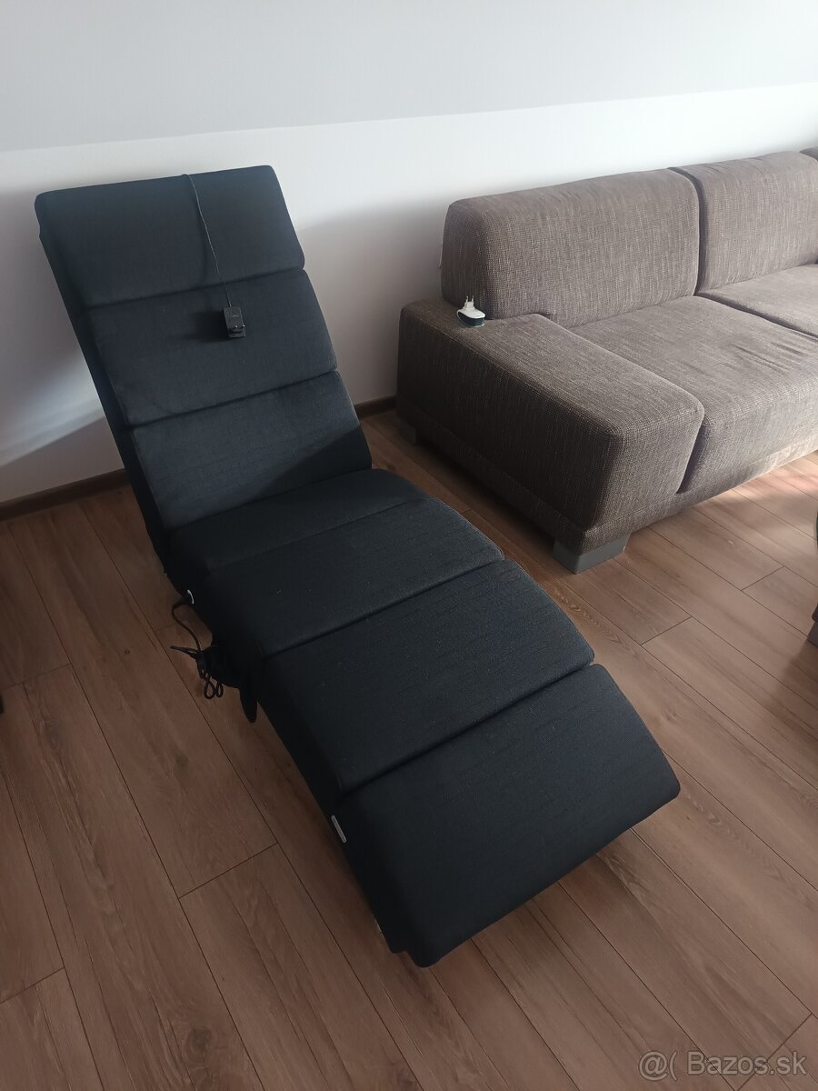 Masážne kreslo.