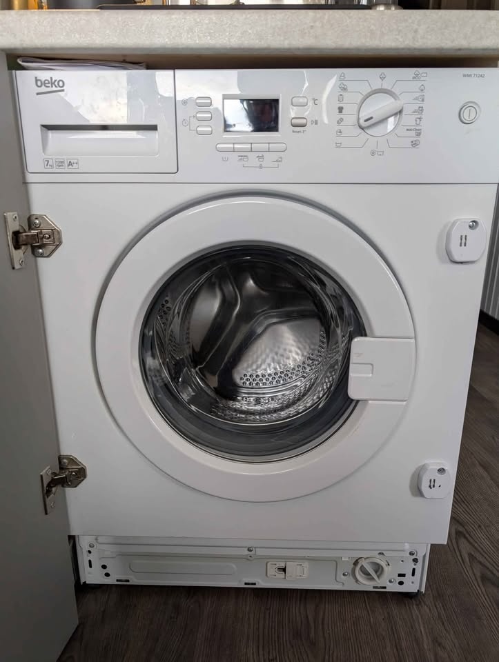 Predám vstavanú práčku Beko