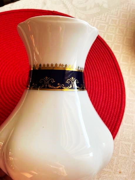 Zlatená starožitná váza