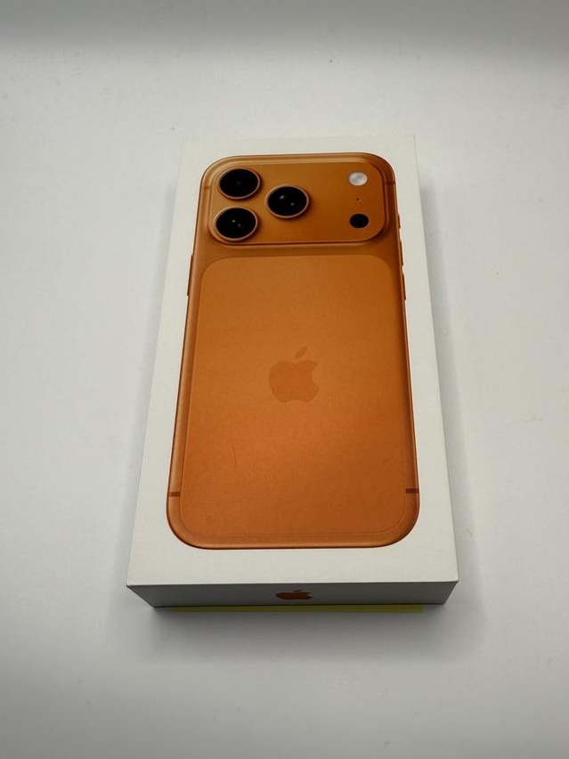 iPhone 17 Pro 256GB Cosmic Orange