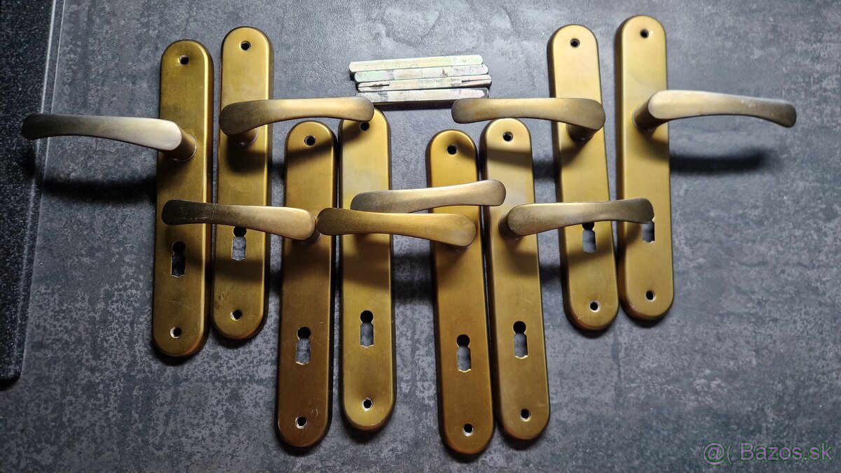 Starsie interierove klucky