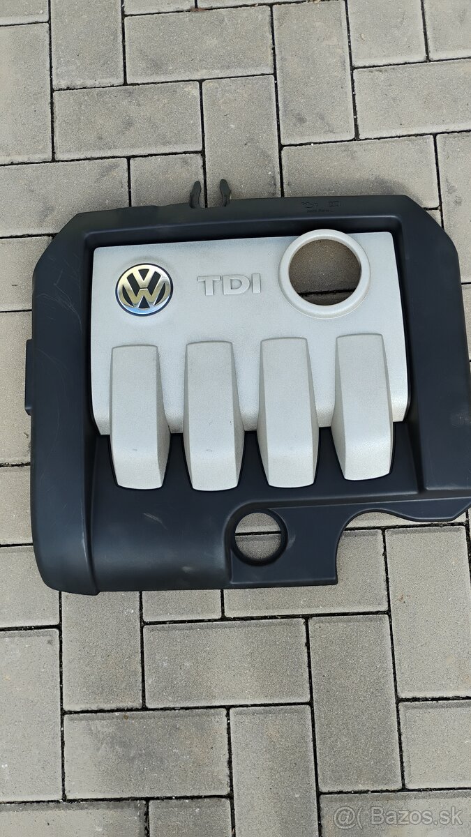 Kryt motora vw