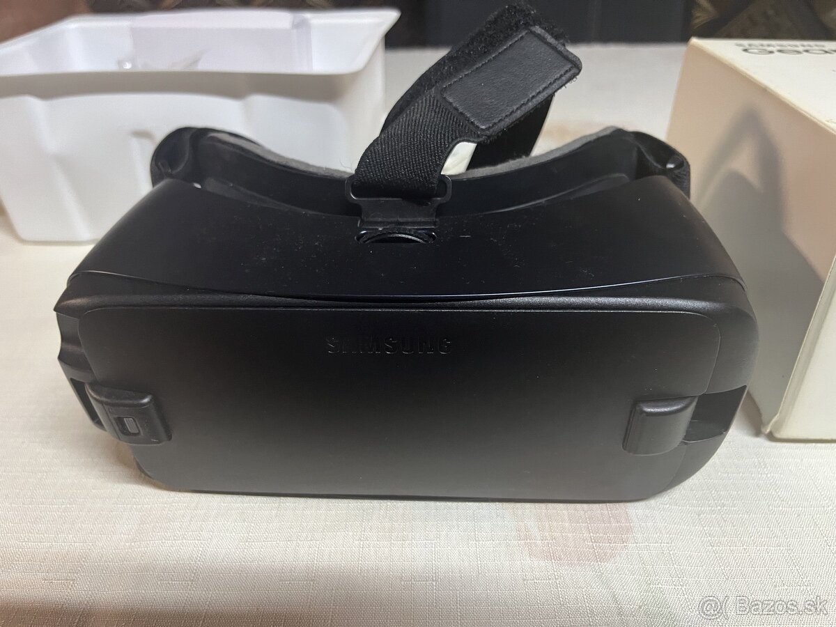 Virtuálne okuliare Samsung R323 Gear VR čierne