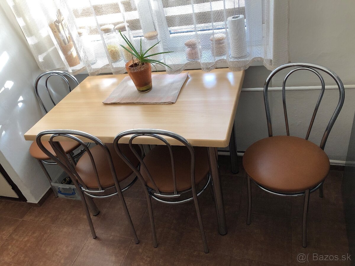 Jedalensky stôl + stoličky