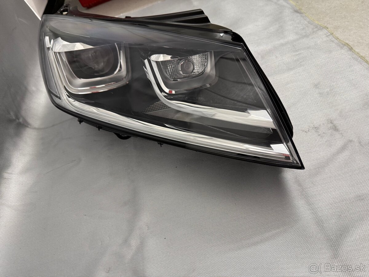 Touareg 7p svetlo