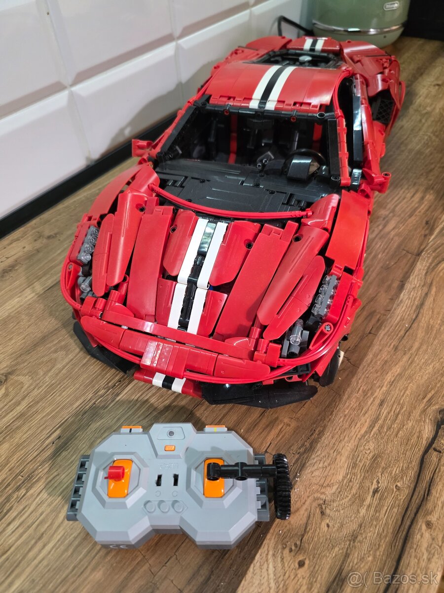 Na predaj stavebnica CADA FERRARI MASTER 458 PISTA, 3236 ks