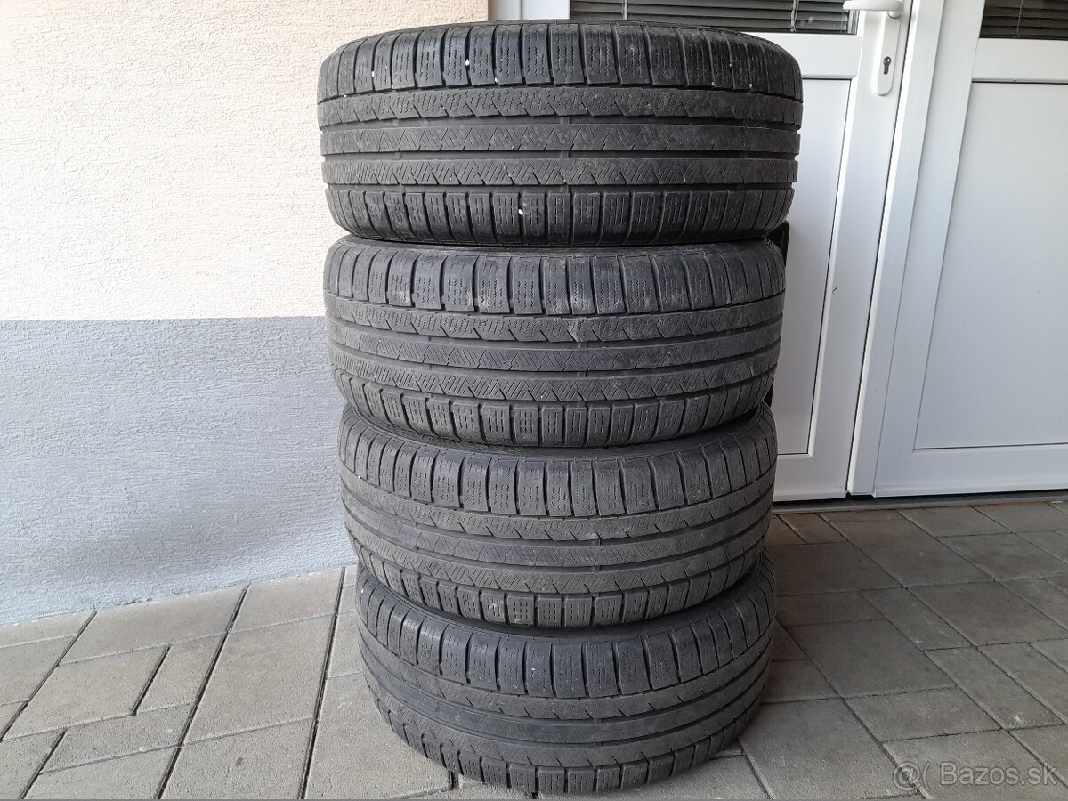 Pneu 235/50 R17