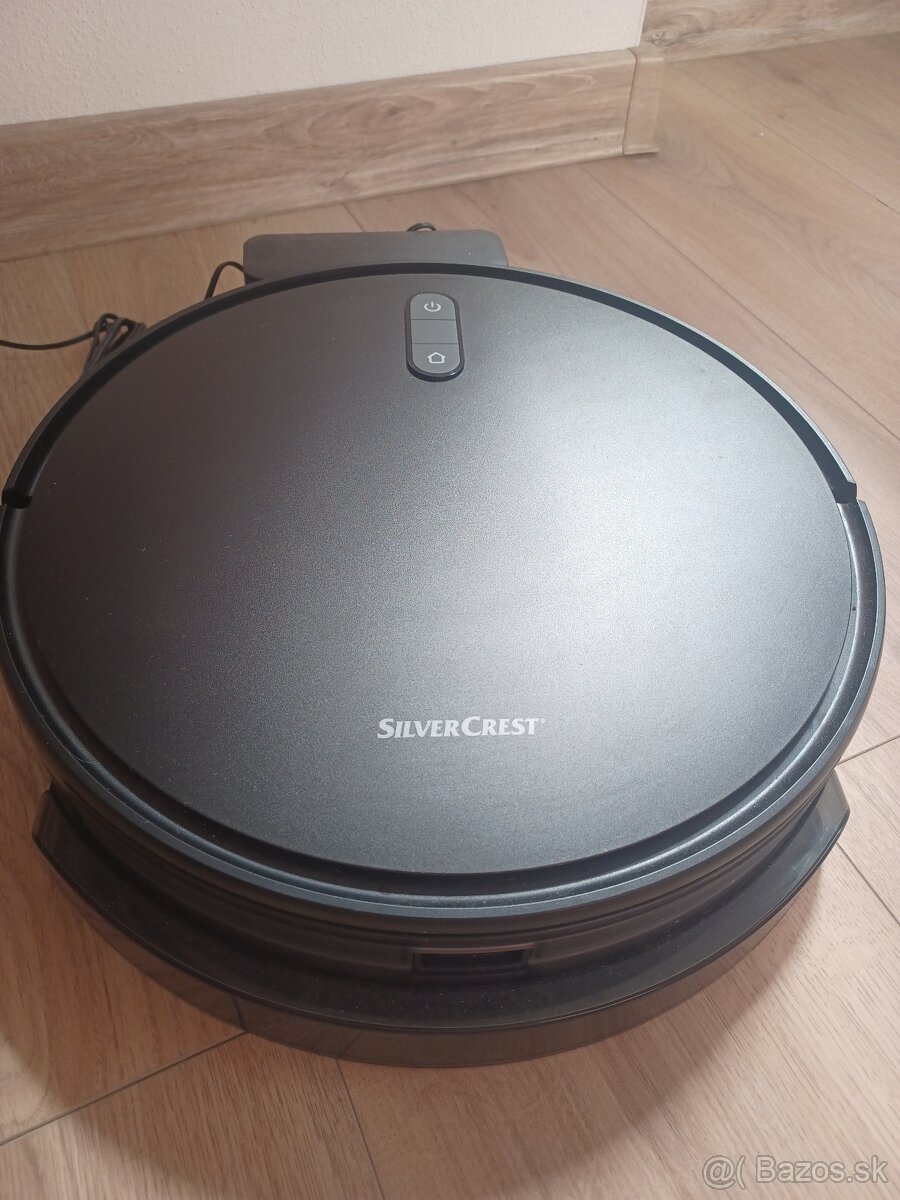 Robotický mop a vysávač vjednom