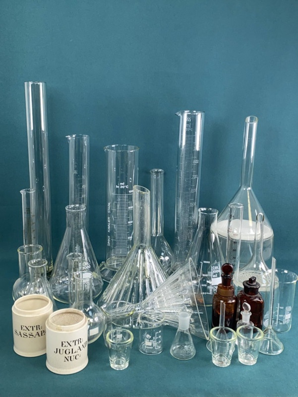 Laboratórne odmerné banky , banka, Simax