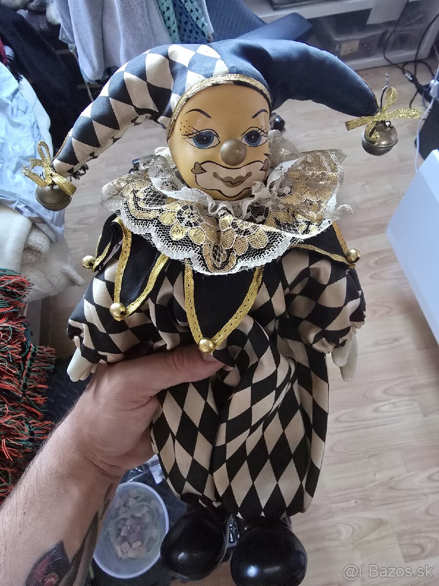 Stary porcelánový šašo
