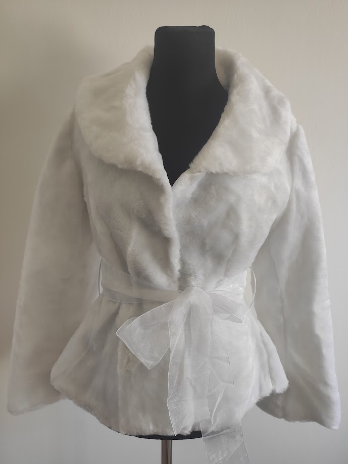 Kožušinový kabátik krémový