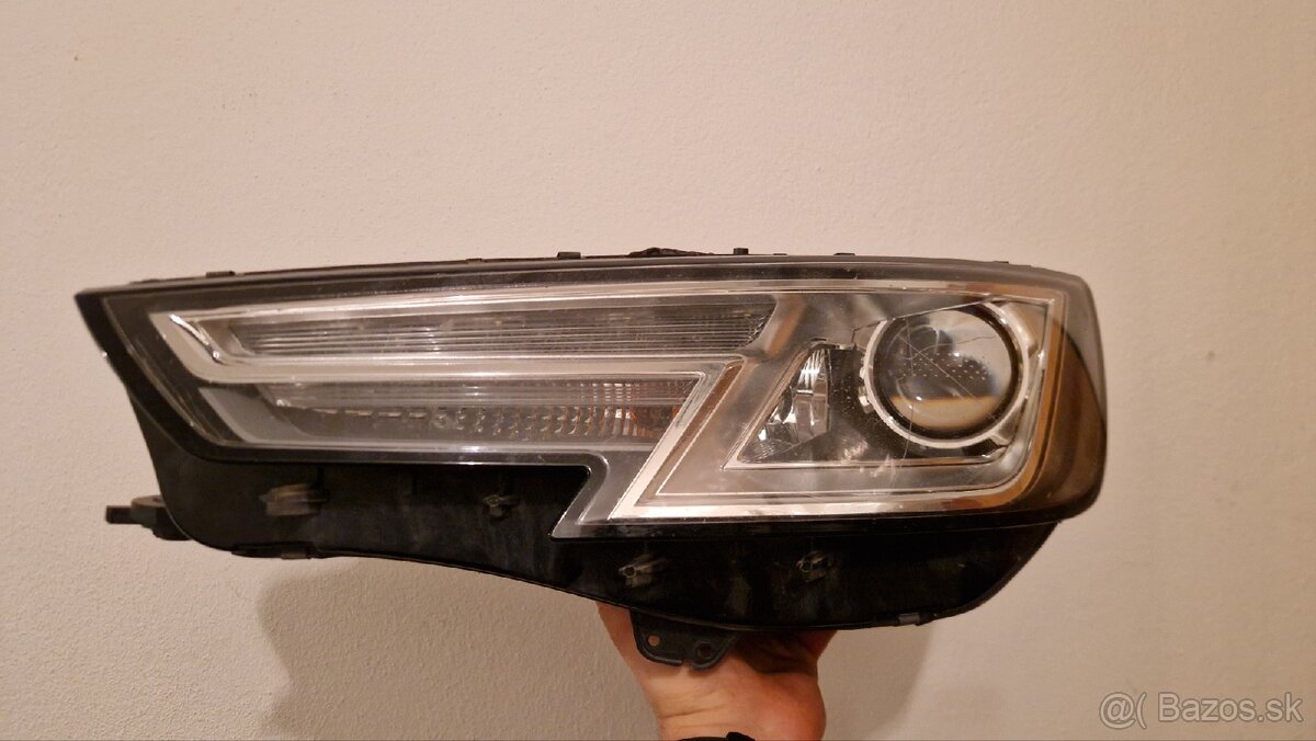 Lave predné svetlo na audi a4 b9