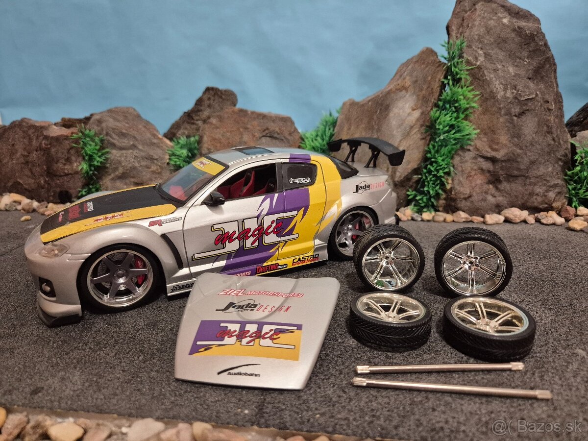 Prodám model 1:18 Mazda RX8