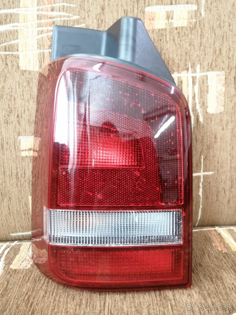 Zadné svetlo Volkswagen Multivan T5