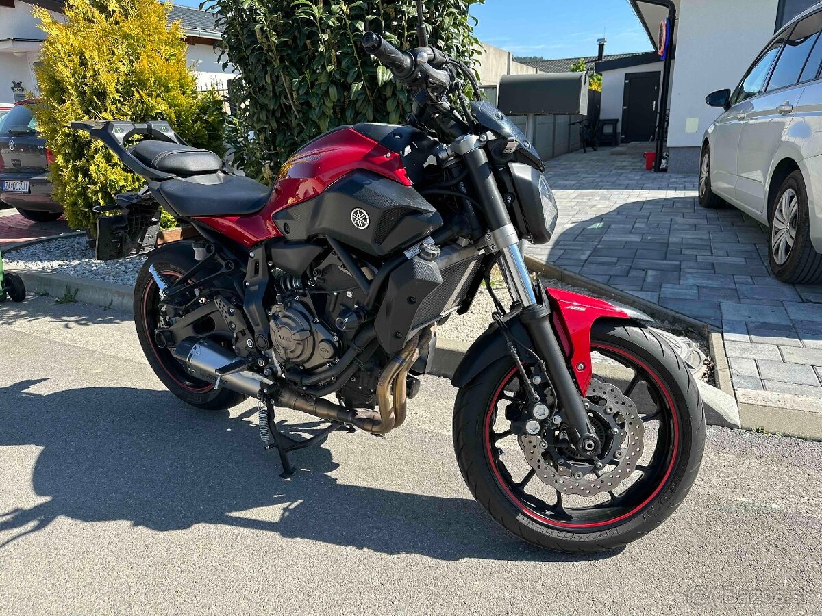Yamaha MT07 - TOP stav, vyborna motorka, nikdy nepadnuta