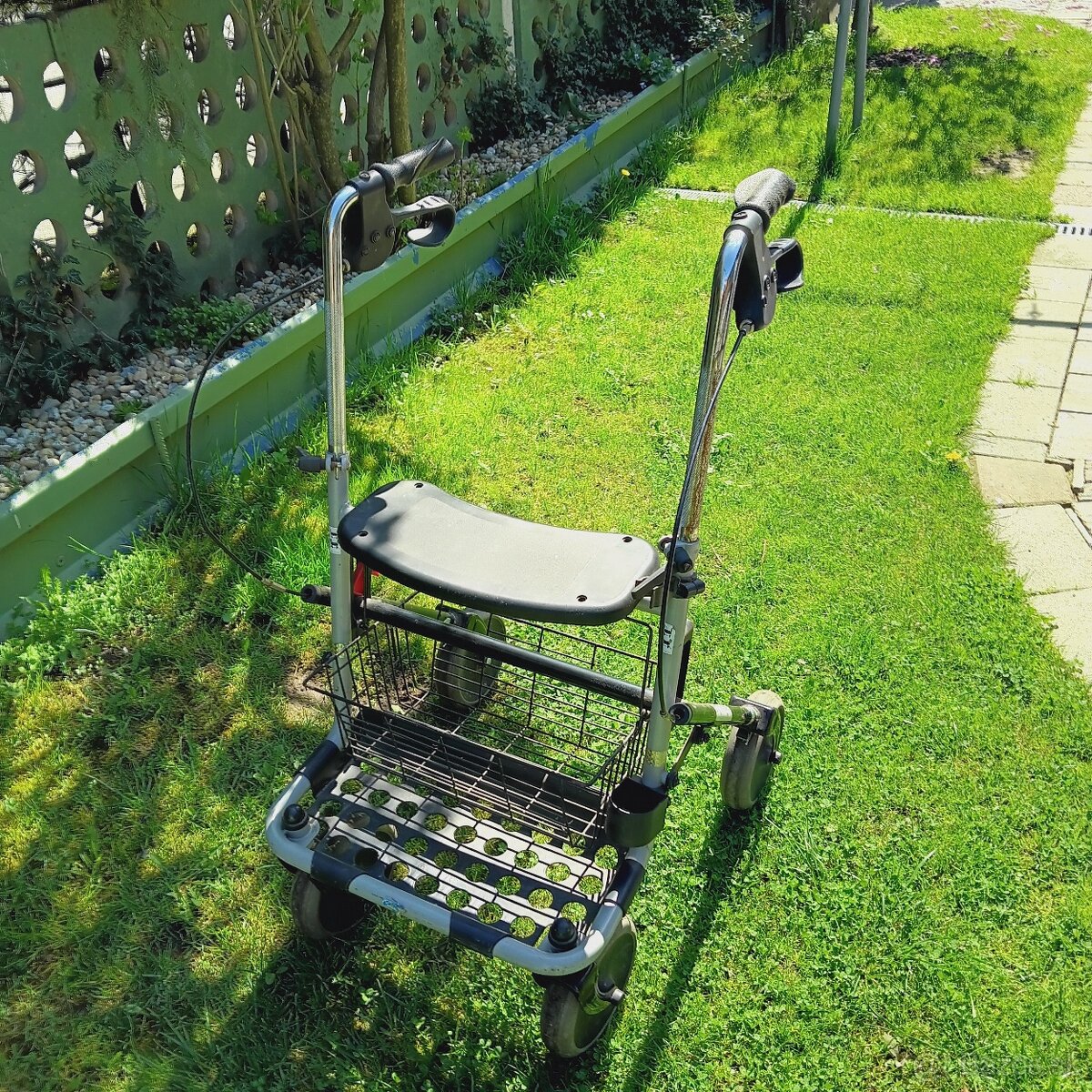 Chodítko pre seniorov