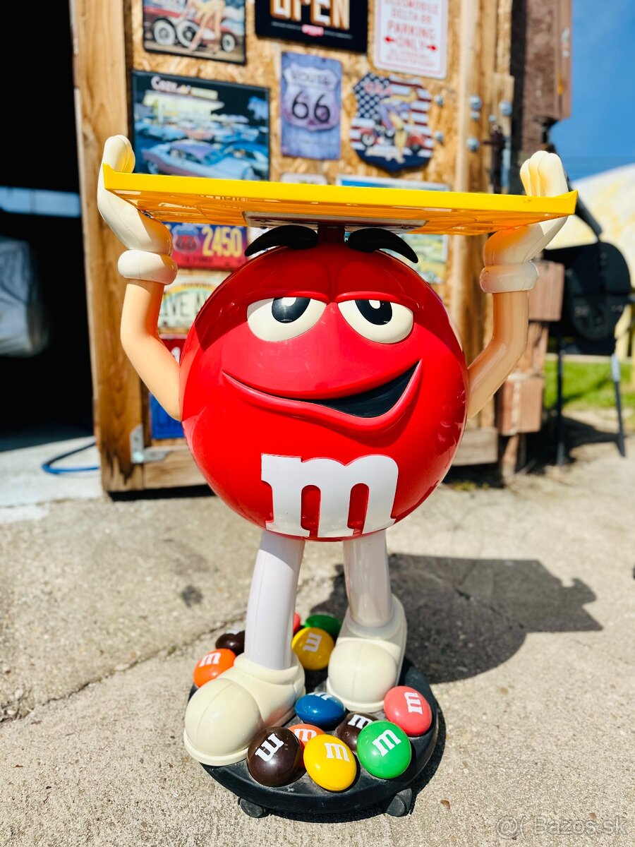 M&Ms velky panak, stolik