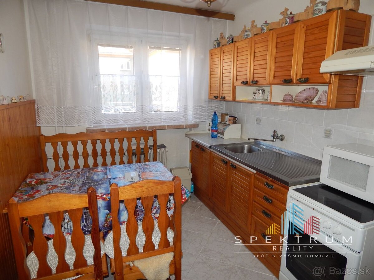 SPEKTRUM REALITY- Na Predaj 3-izbový byt, 82 m2, Handlová, u