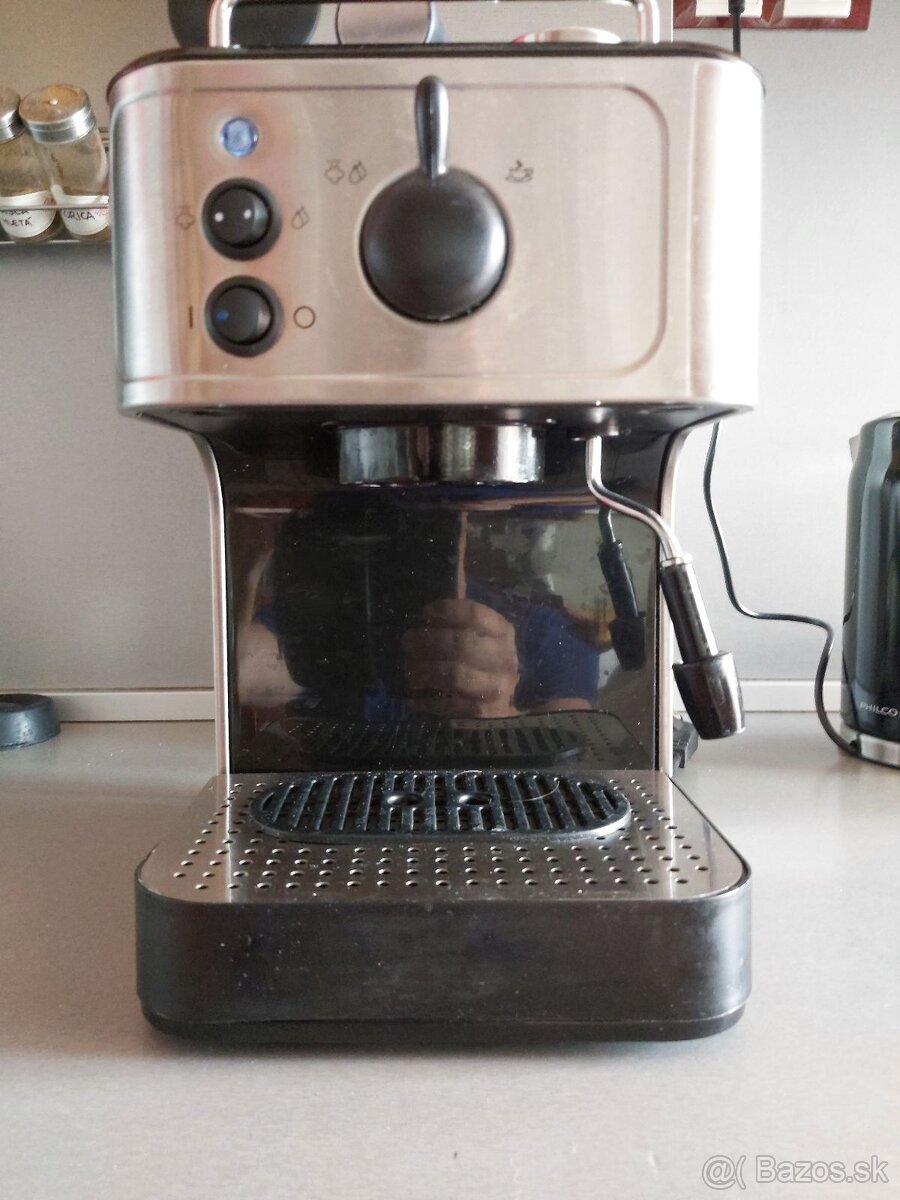 Pakovy kavovar Russell Hobbs