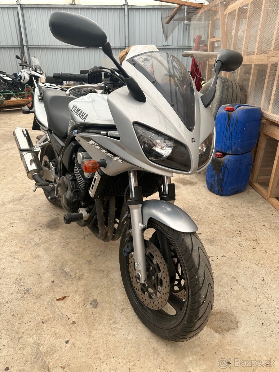 Yamaha FZS600