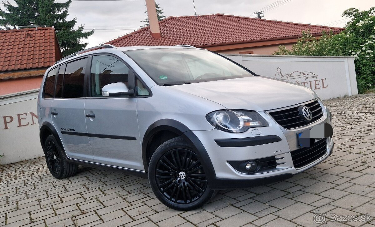 Volkswagen touran cross 2.0 tdi BMM r17