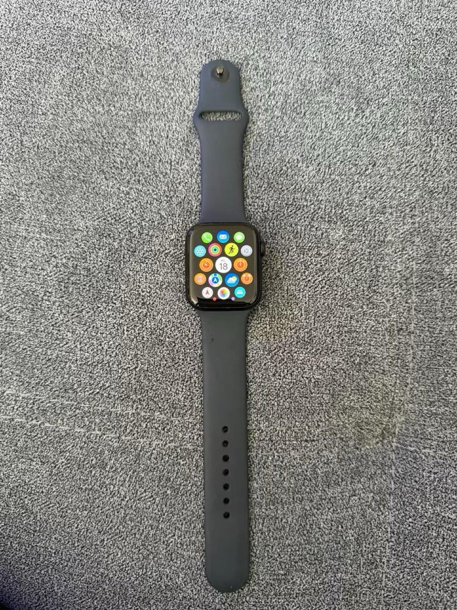 Apple watch SE 2 gen. Zánovné.