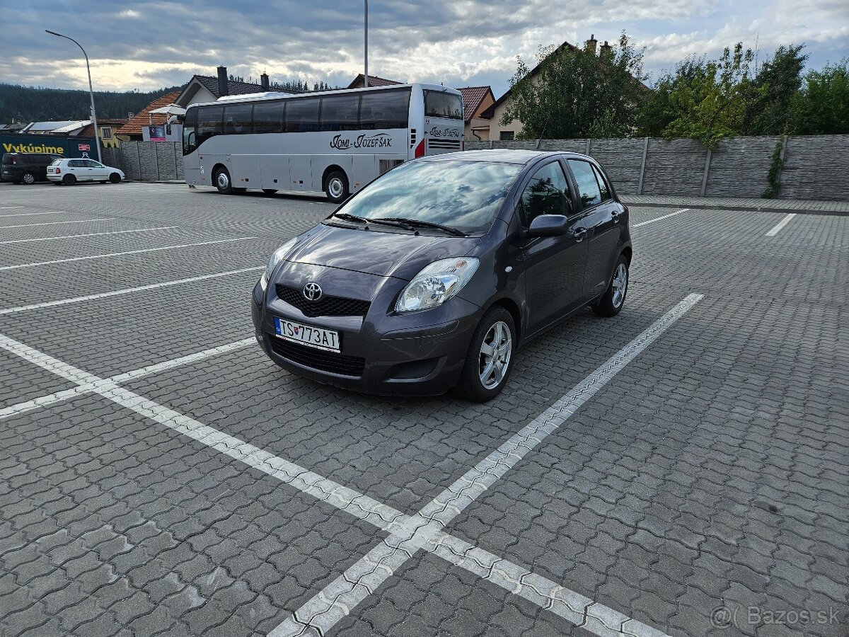 Toyota YARIS 1.33 M/M 5D LS, r. 2009, automat - veľmi dobrý
