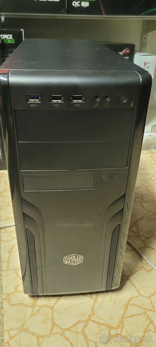 Predám skrinku COOLERMASTER v cene je 5x ventilátor