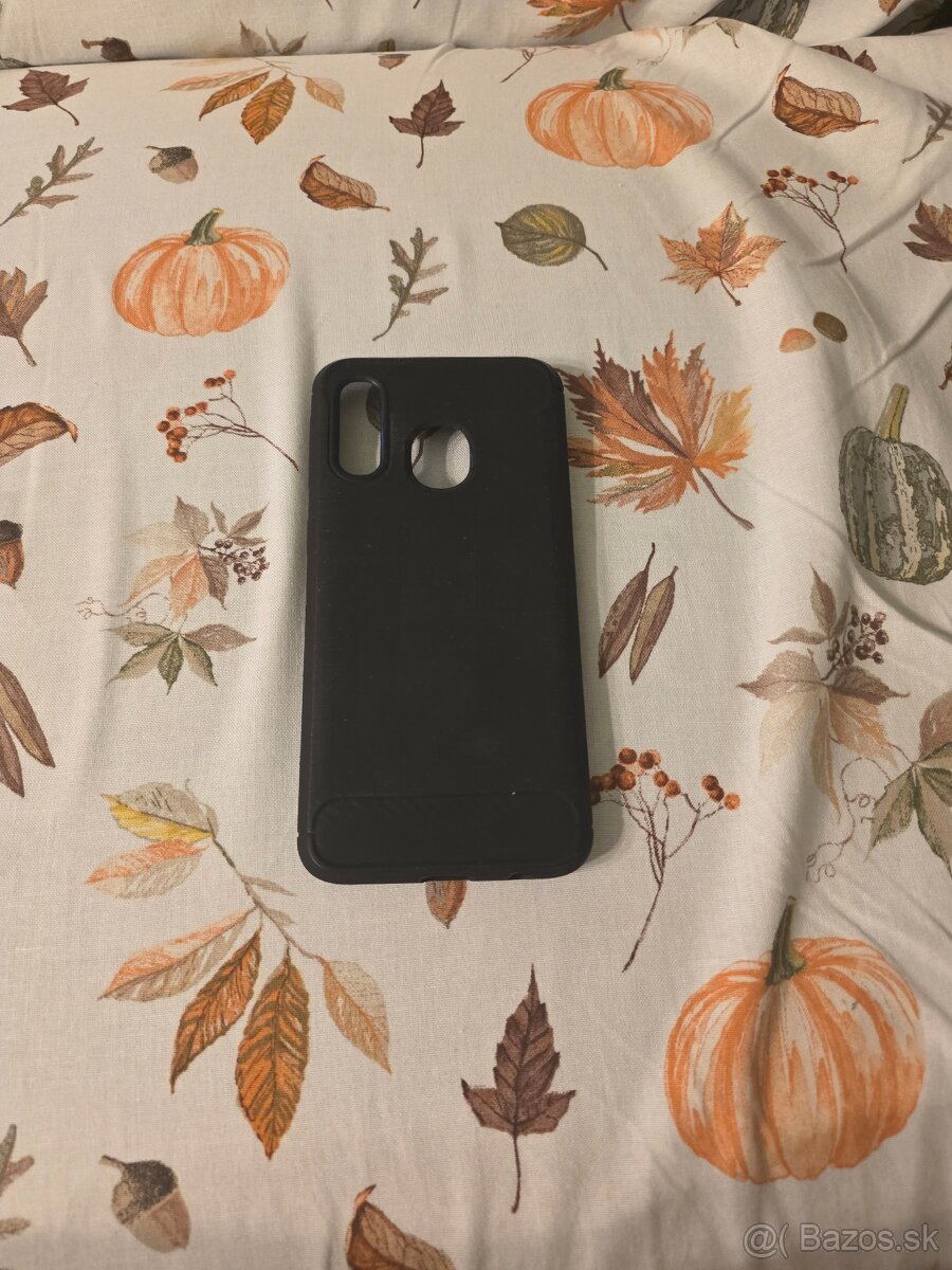 Cover zadný na Samsung A40 2019 čierne len osobne Košice na