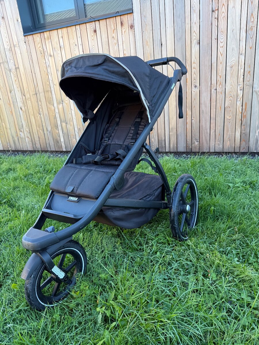 Thule Urban Glide 2 BLACK málo používaný, TOP stav + príslu