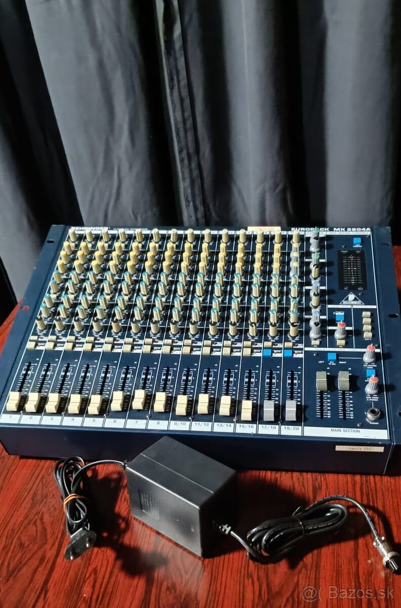 Mix Behringer Eurorack MX2804A
