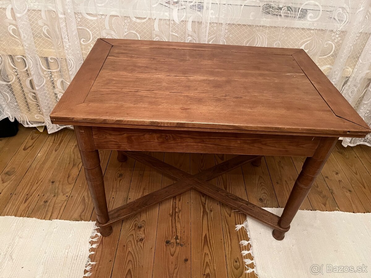 Vidiecky starozitny rozkladaci stol