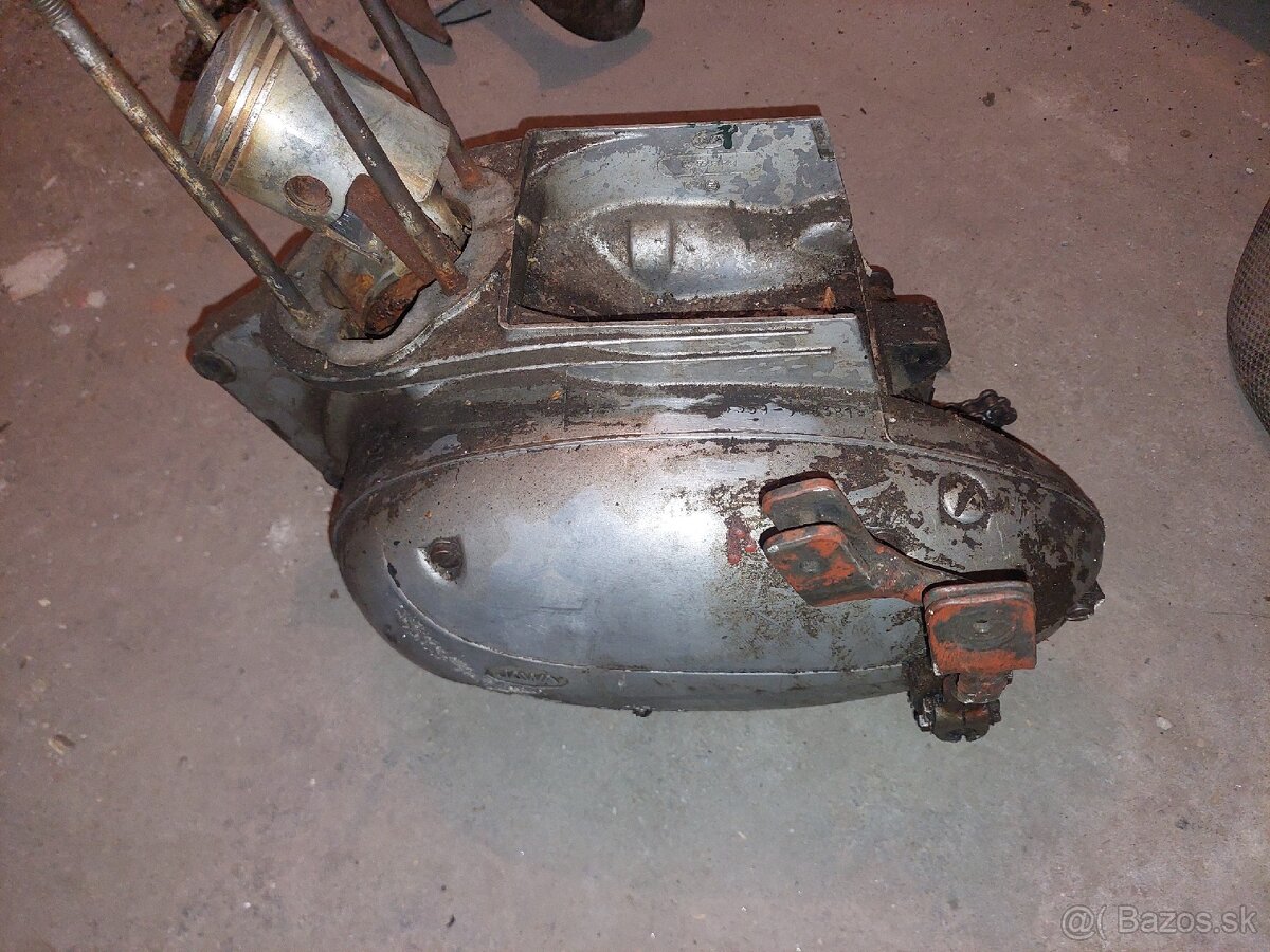 Motor jawa 250 559